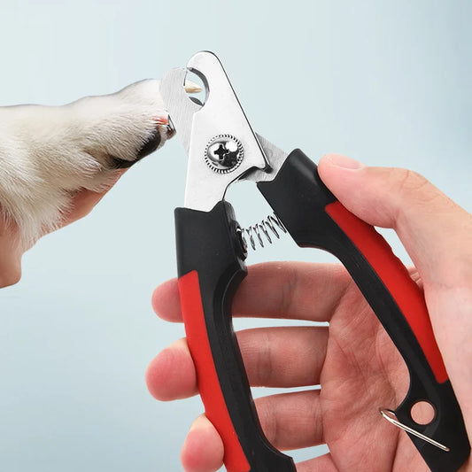 Nail clippers for dogs and cats